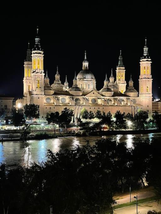 Apartamento Con Vistas Al Pilar Con Aparcamiento Privado Zaragoza Buitenkant foto
