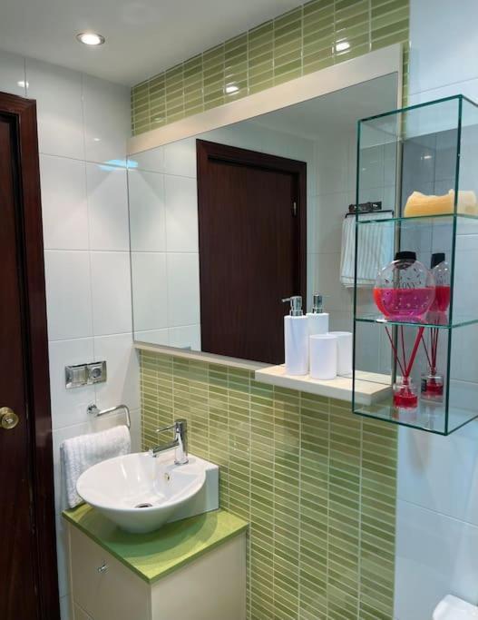 Apartamento Con Vistas Al Pilar Con Aparcamiento Privado Zaragoza Buitenkant foto