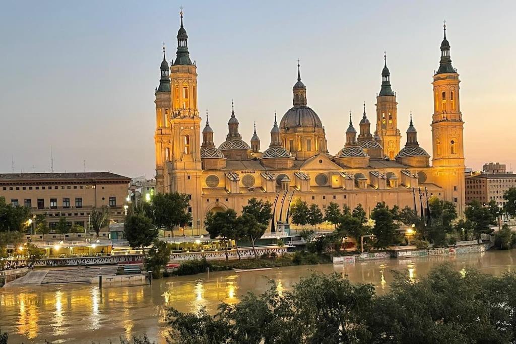 Apartamento Con Vistas Al Pilar Con Aparcamiento Privado Zaragoza Buitenkant foto