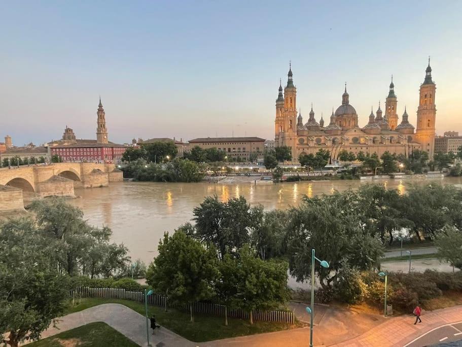 Apartamento Con Vistas Al Pilar Con Aparcamiento Privado Zaragoza Buitenkant foto