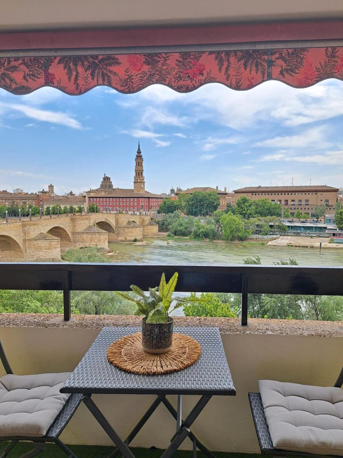 Apartamento Con Vistas Al Pilar Con Aparcamiento Privado Zaragoza Buitenkant foto